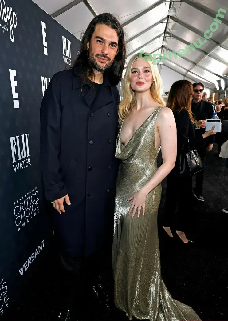 Elle Fanning nude photo #4211 (ellefanning)