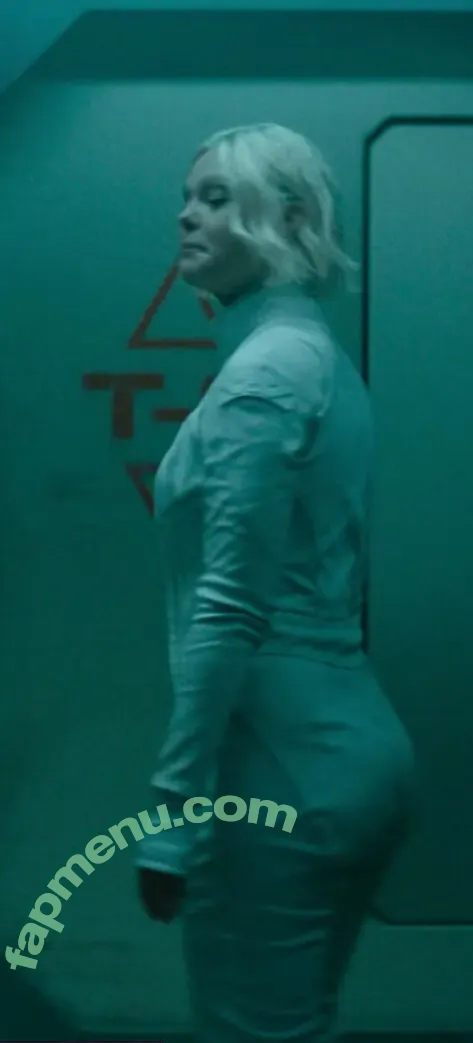 Elle Fanning nude photo #4216 (ellefanning)