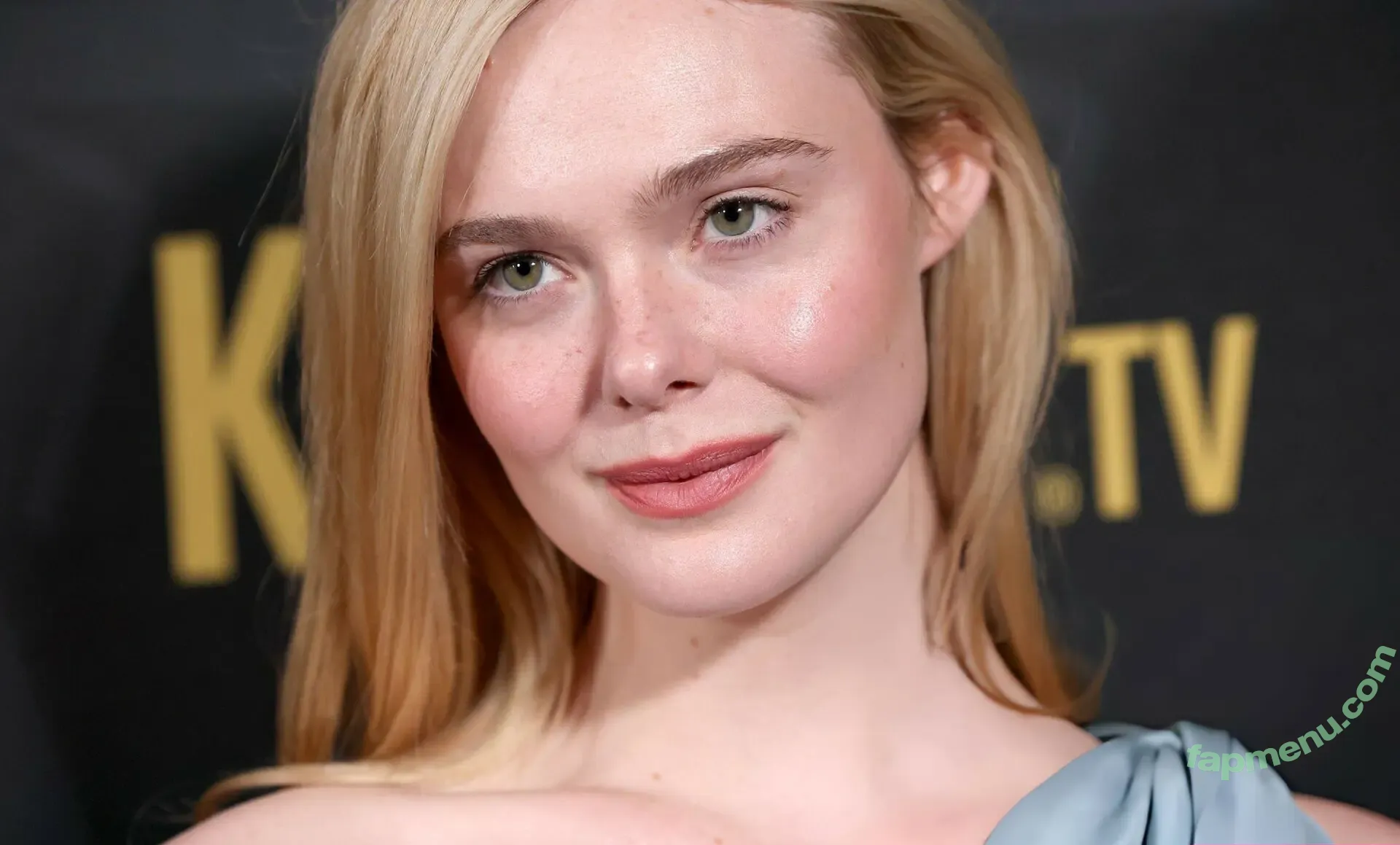 Elle Fanning nude photo #4224 (ellefanning)