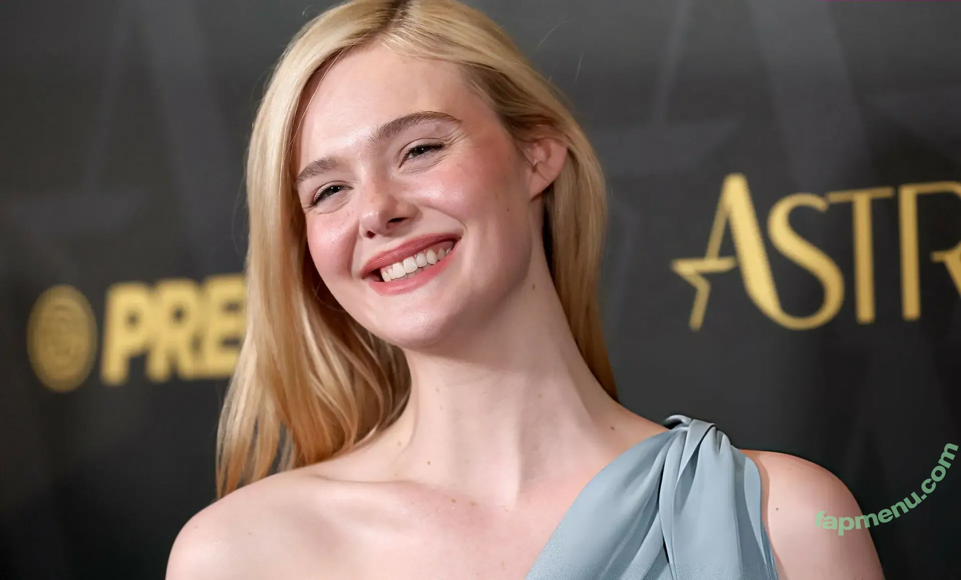 Elle Fanning nude photo #4226 (ellefanning)