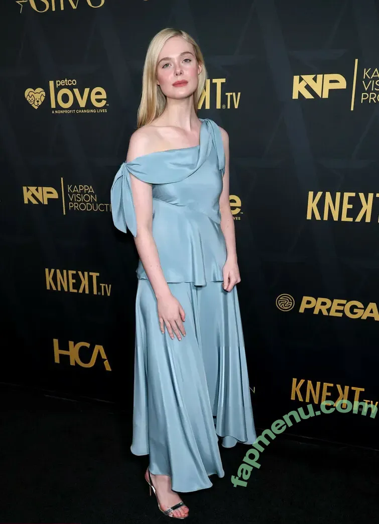 Elle Fanning nude photo #4227 (ellefanning)