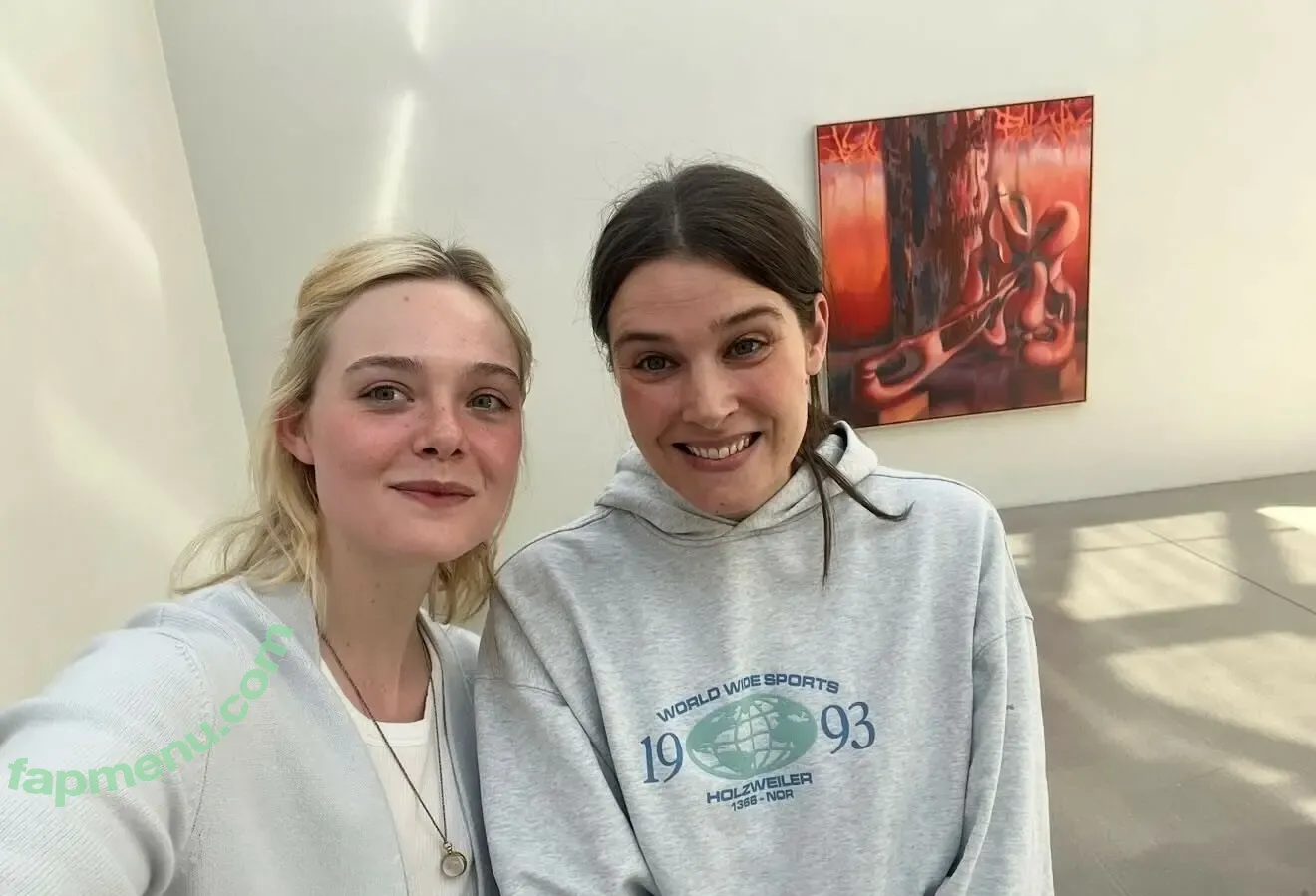 Elle Fanning nude photo #4237 (ellefanning)