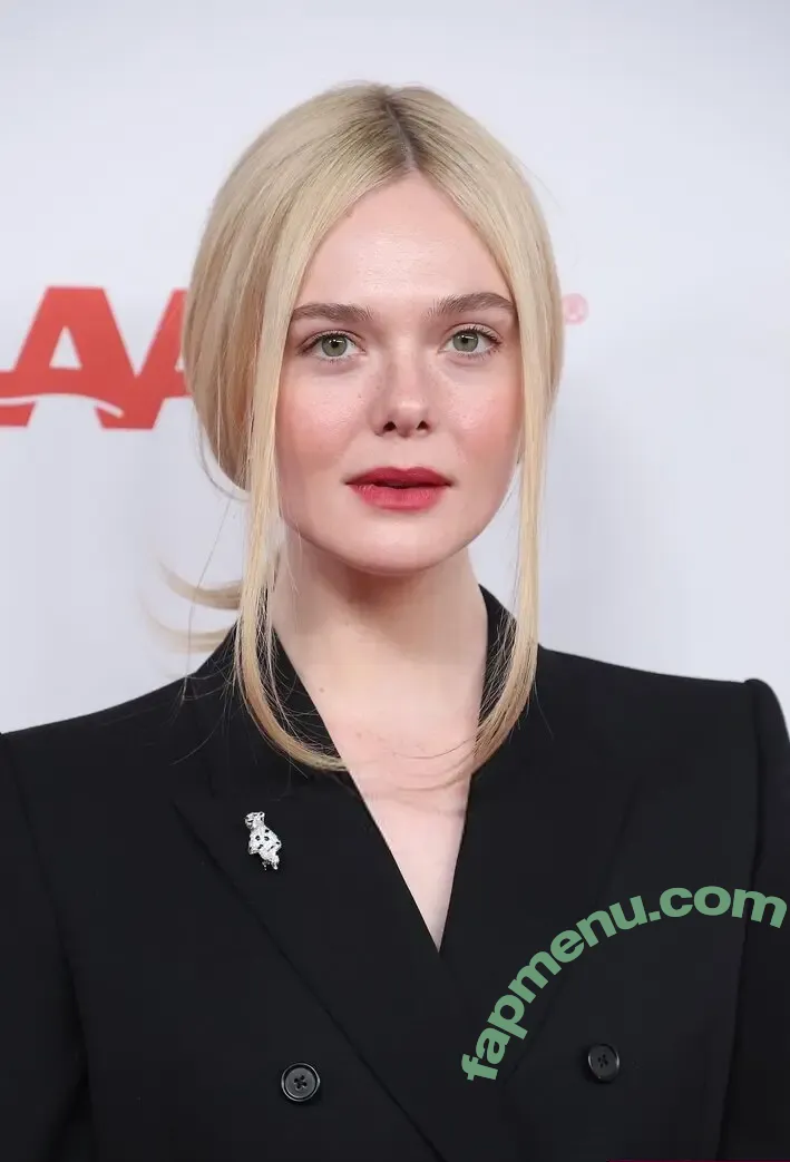 Elle Fanning nude photo #4241 (ellefanning)