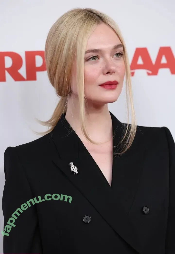 Elle Fanning nude photo #4245 (ellefanning)