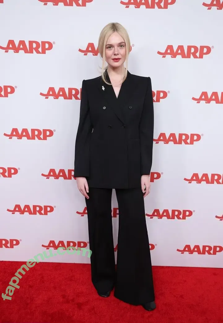 Elle Fanning nude photo #4247 (ellefanning)