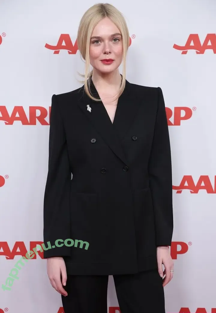 Elle Fanning nude photo #4249 (ellefanning)