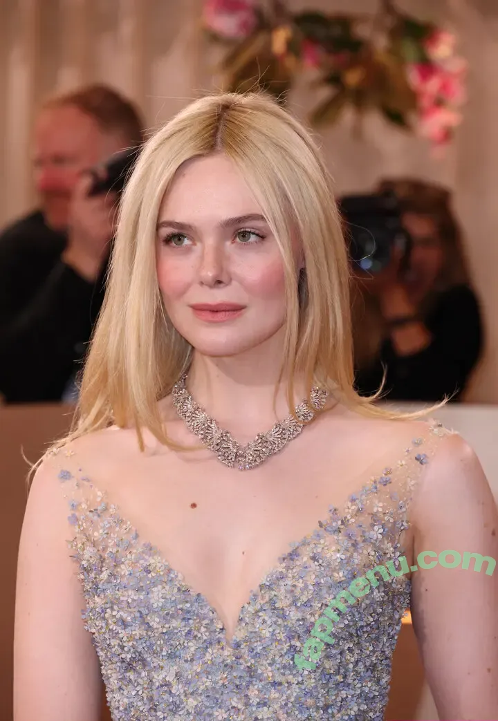Elle Fanning nude photo #4255 (ellefanning)