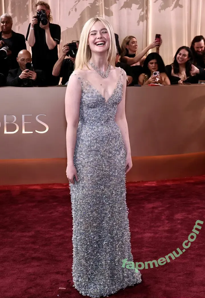 Elle Fanning nude photo #4259 (ellefanning)