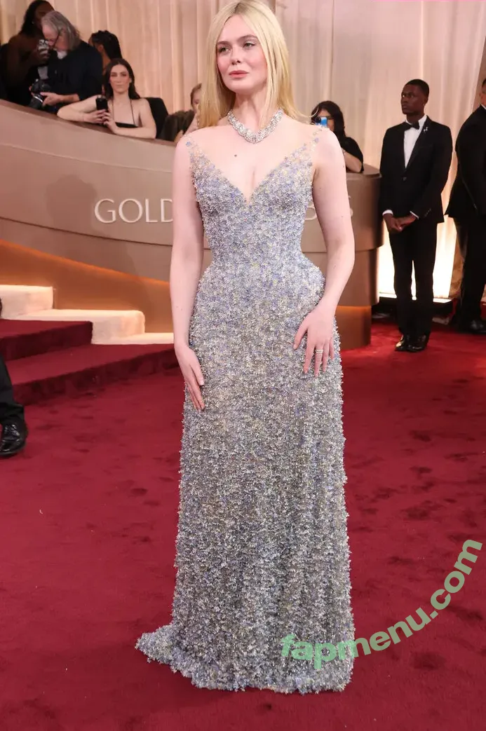 Elle Fanning nude photo #4267 (ellefanning)