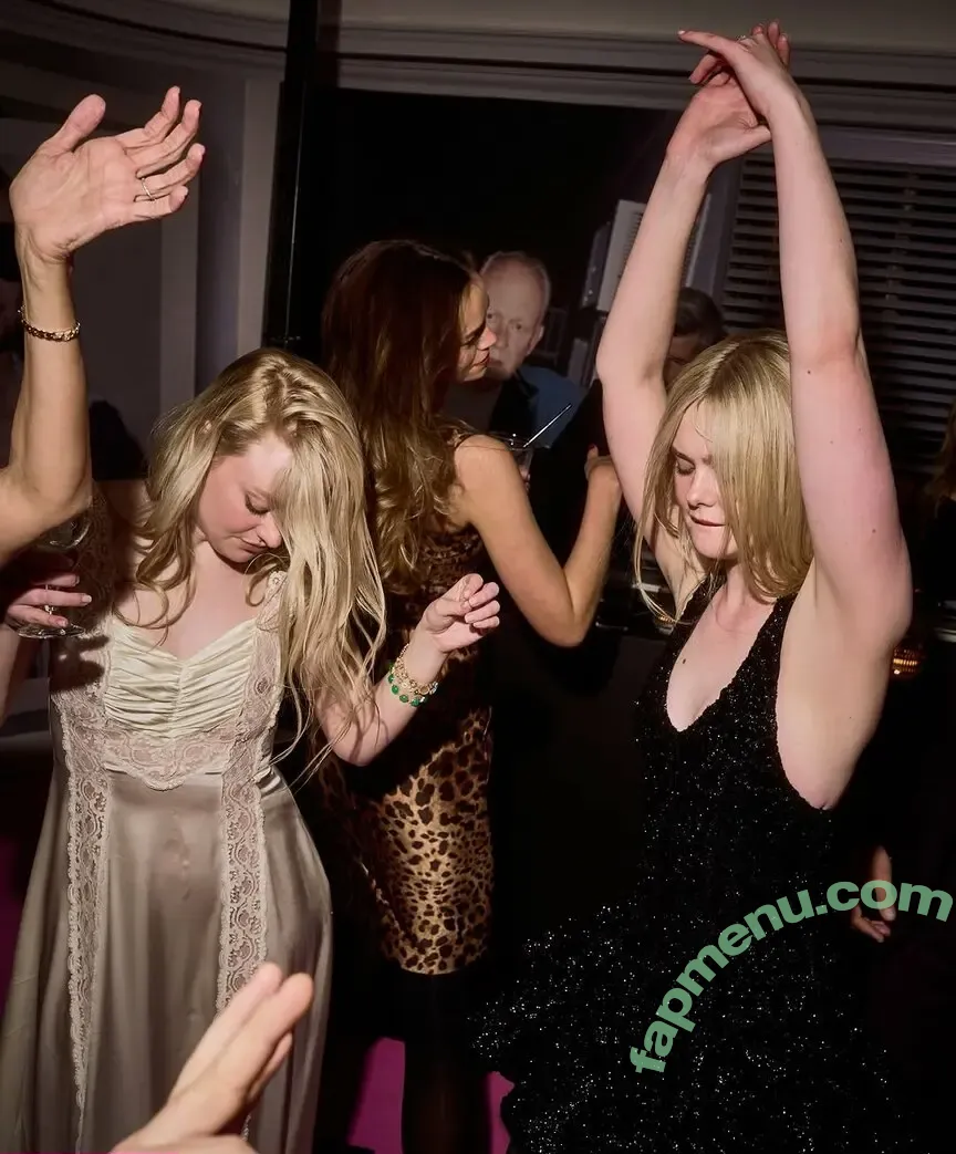 Elle Fanning nude photo #4289 (ellefanning)