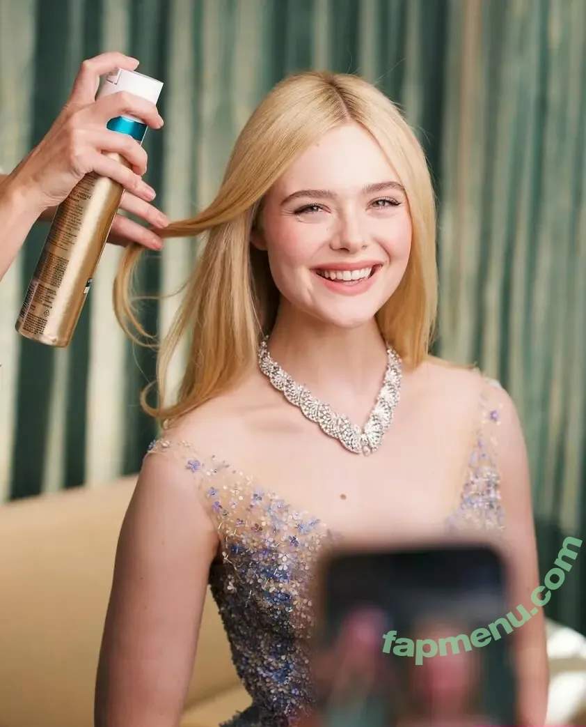 Elle Fanning nude photo #4308 (ellefanning)