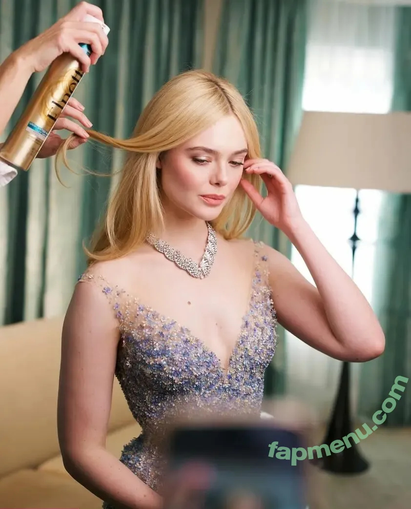 Elle Fanning nude photo #4309 (ellefanning)