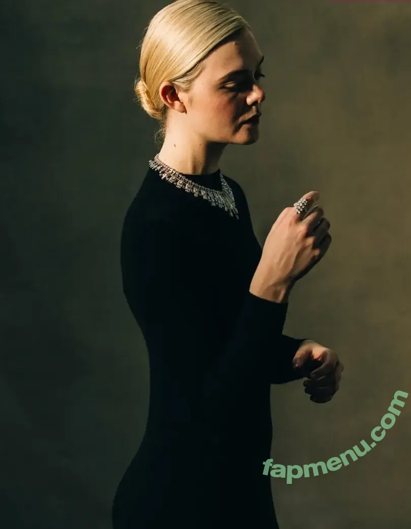 Elle Fanning nude photo #4315 (ellefanning)
