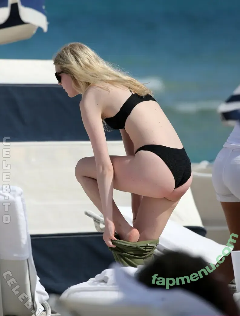 Elle Fanning nude photo #4337 (ellefanning)