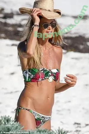 Elle Macpherson / ElleMacpherson nude photo #0292