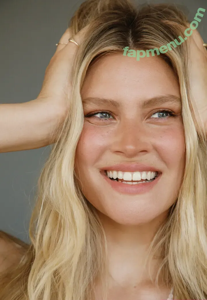 Elle Wagner nude photo #0022 (elle_wagner_ / ellewagner)