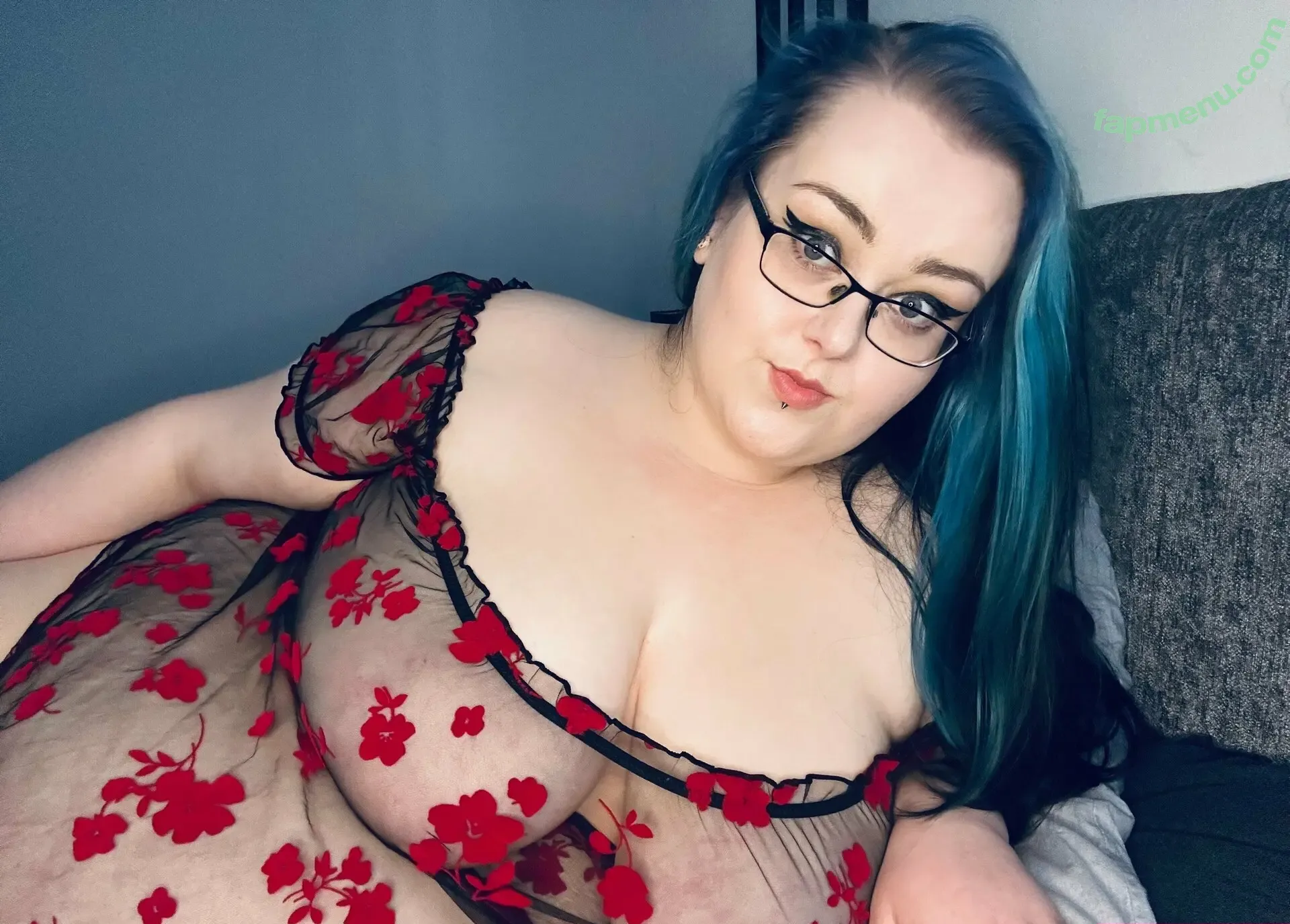 ellebb nude photo #0034 (elliiisssebb)