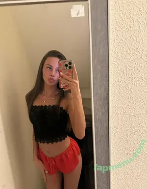  nude photo #0004