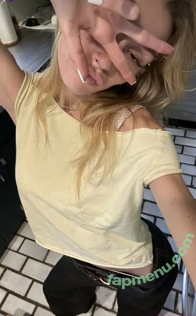Ellesasmrr nude photo #0078 (Ellesasmrr)