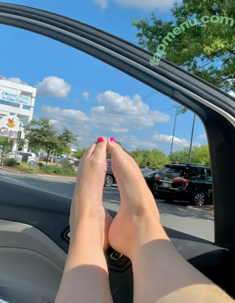 ellesfeet8 nude photo #0029 (ellesfeet8)