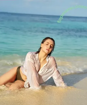 Elli Avrram / avram / elliavrram nude photo #0003