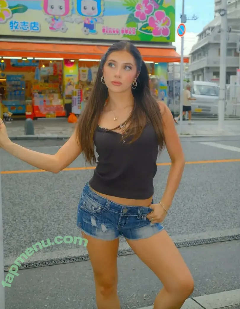 Elliana Walmsley nude photo #0029 (ellianawalmsley)