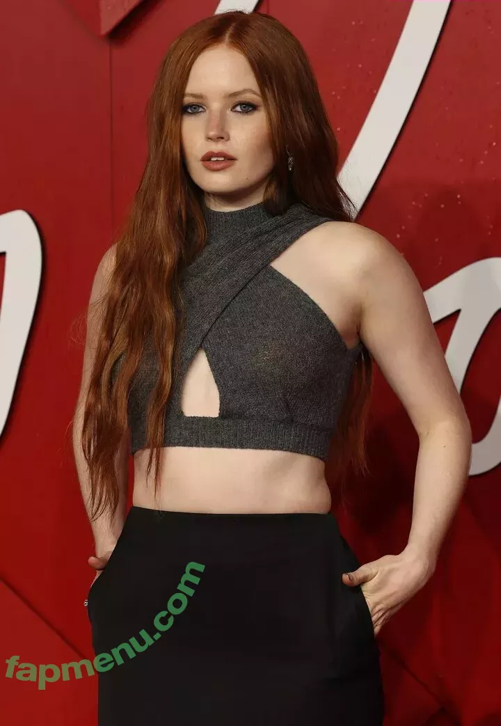 Ellie Bamber nude photo #0151 (elliebamber_ / honeybambs)