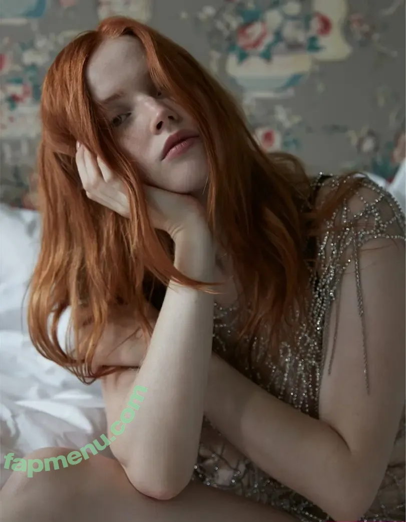 Ellie Bamber nude photo #0529 (elliebamber_ / honeybambs)