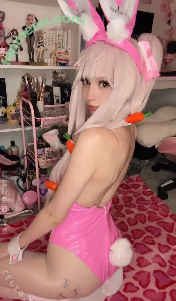 Ellie Bowling nude photo #0036 (ccinnabunii / ellrabbitt)