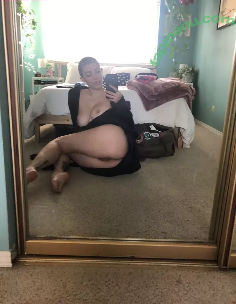 Ellie Evergreen nude photo #0021 (EllieEvergreen / ellieleen1 / thelittlestpickle)