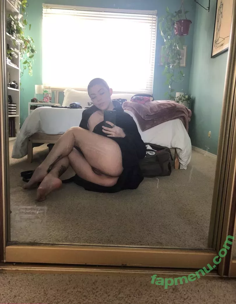 Ellie Evergreen nude photo #0035 (EllieEvergreen / ellieleen1 / thelittlestpickle)