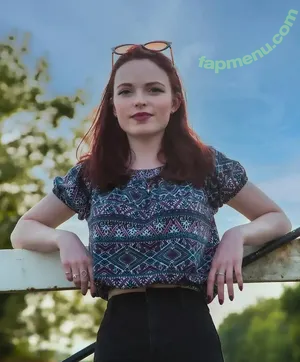 Ellie From WhatCulture / ellie.littlechild nude photo #0016