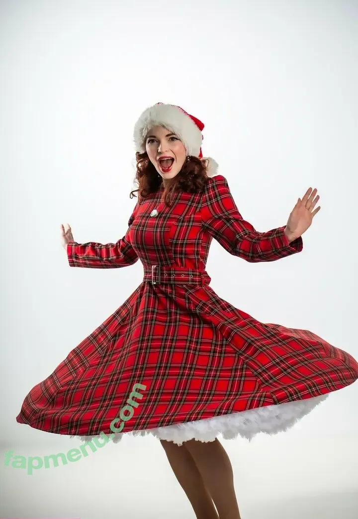 Ellie From WhatCulture nude photo #0001 (ellie.littlechild)