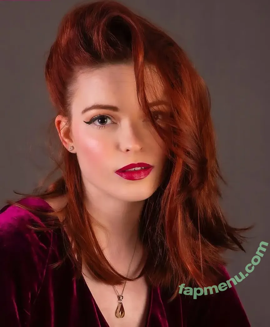 Ellie From WhatCulture nude photo #0009 (ellie.littlechild)