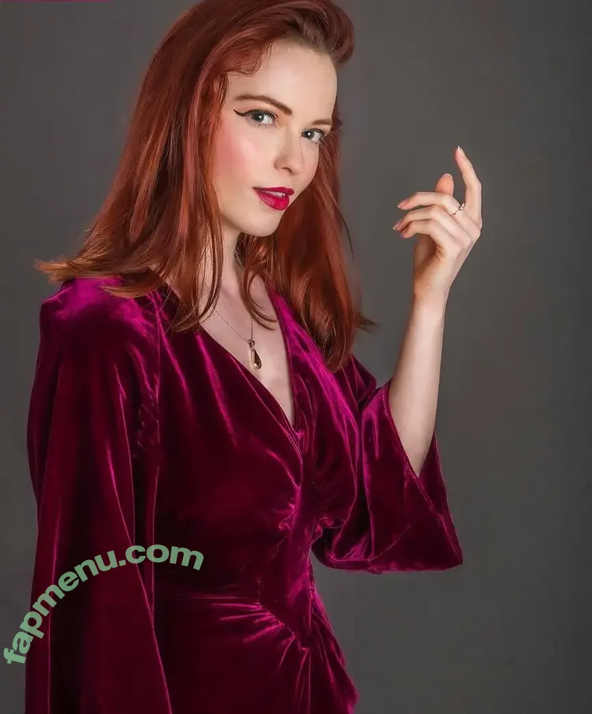 Ellie From WhatCulture nude photo #0011 (ellie.littlechild)