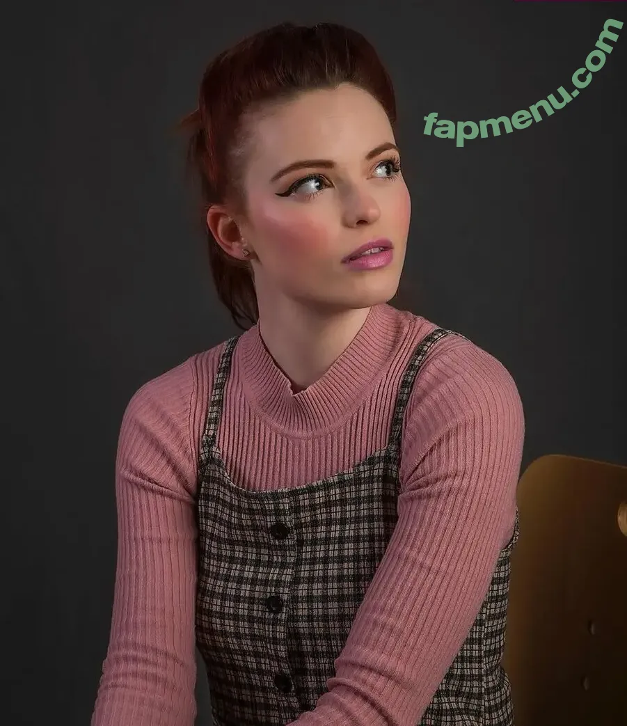 Ellie From WhatCulture nude photo #0012 (ellie.littlechild)