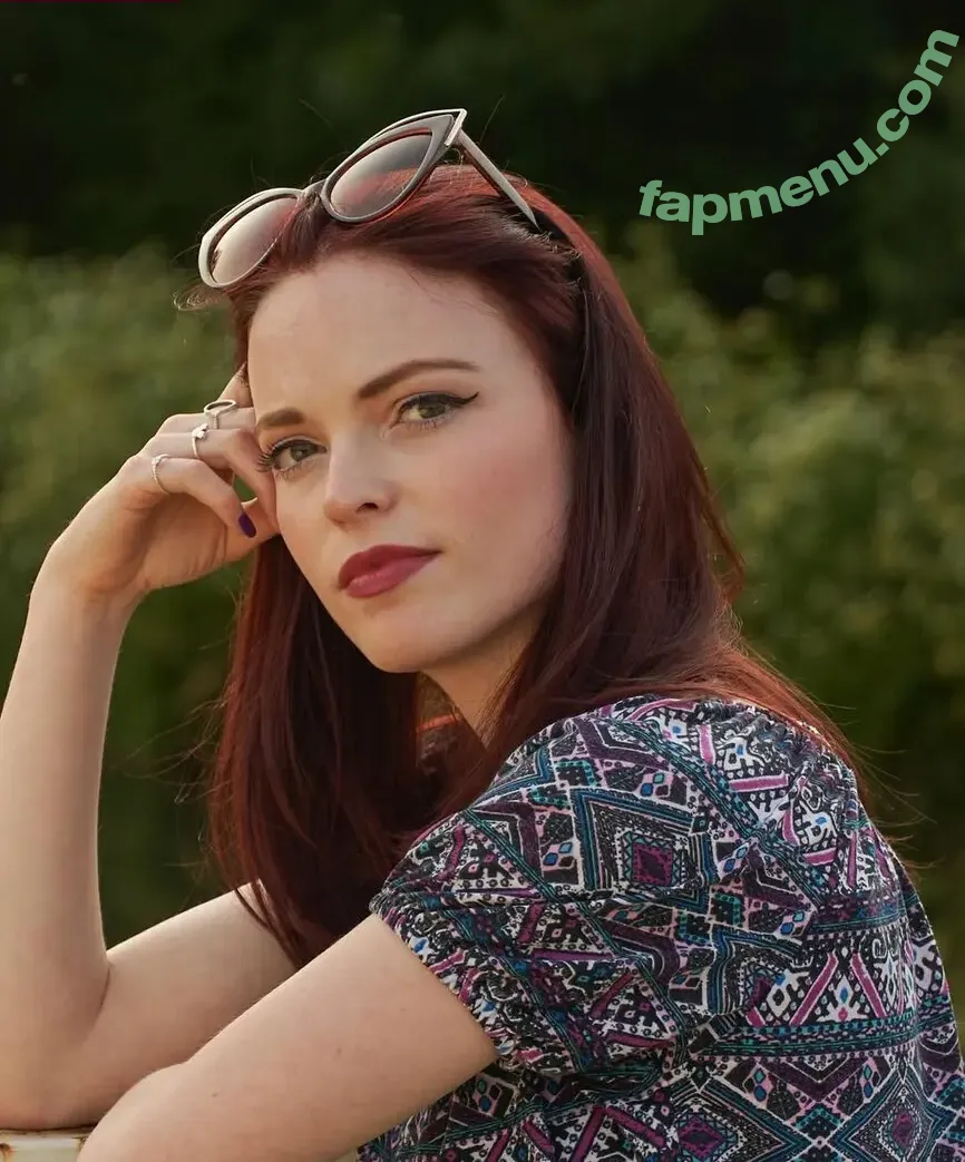 Ellie From WhatCulture nude photo #0015 (ellie.littlechild)