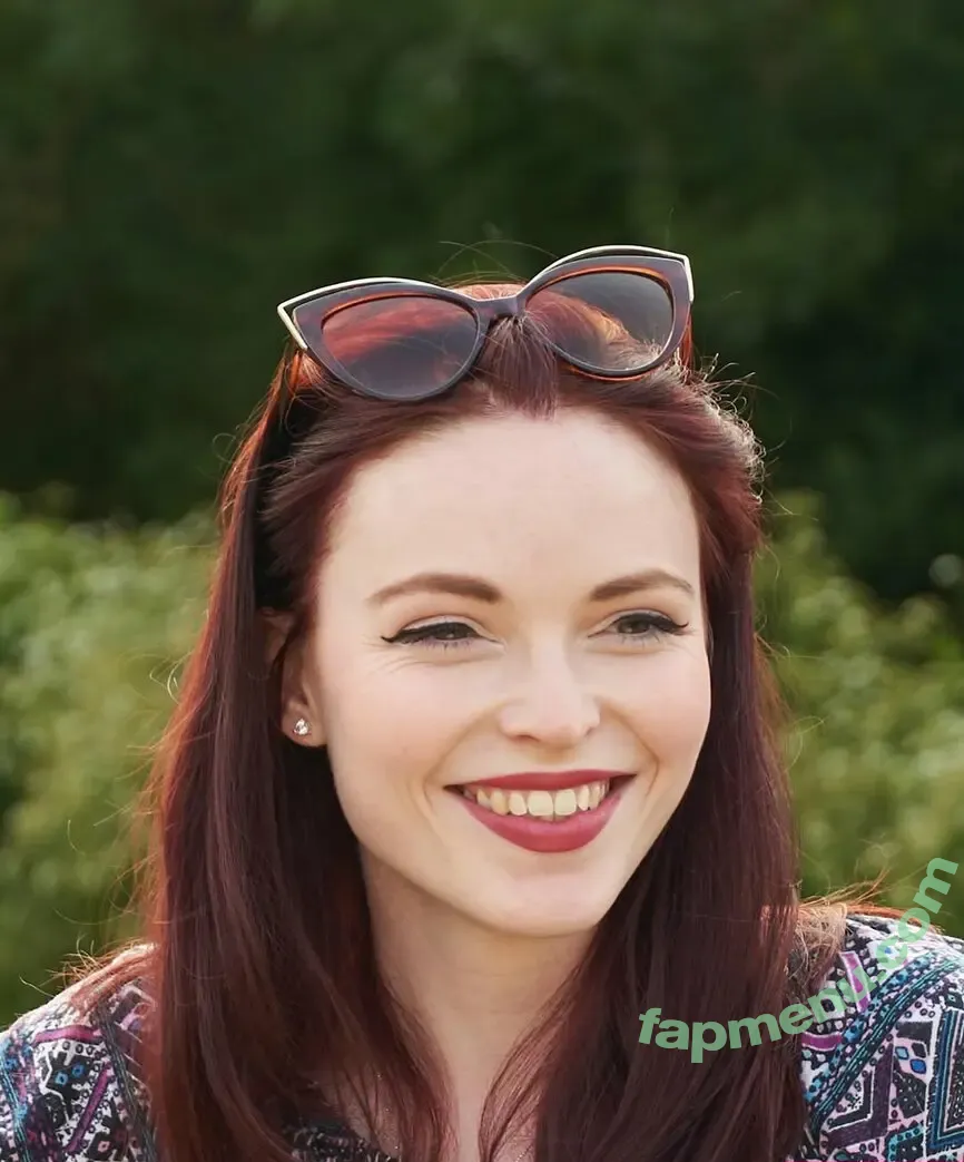 Ellie From WhatCulture nude photo #0017 (ellie.littlechild)