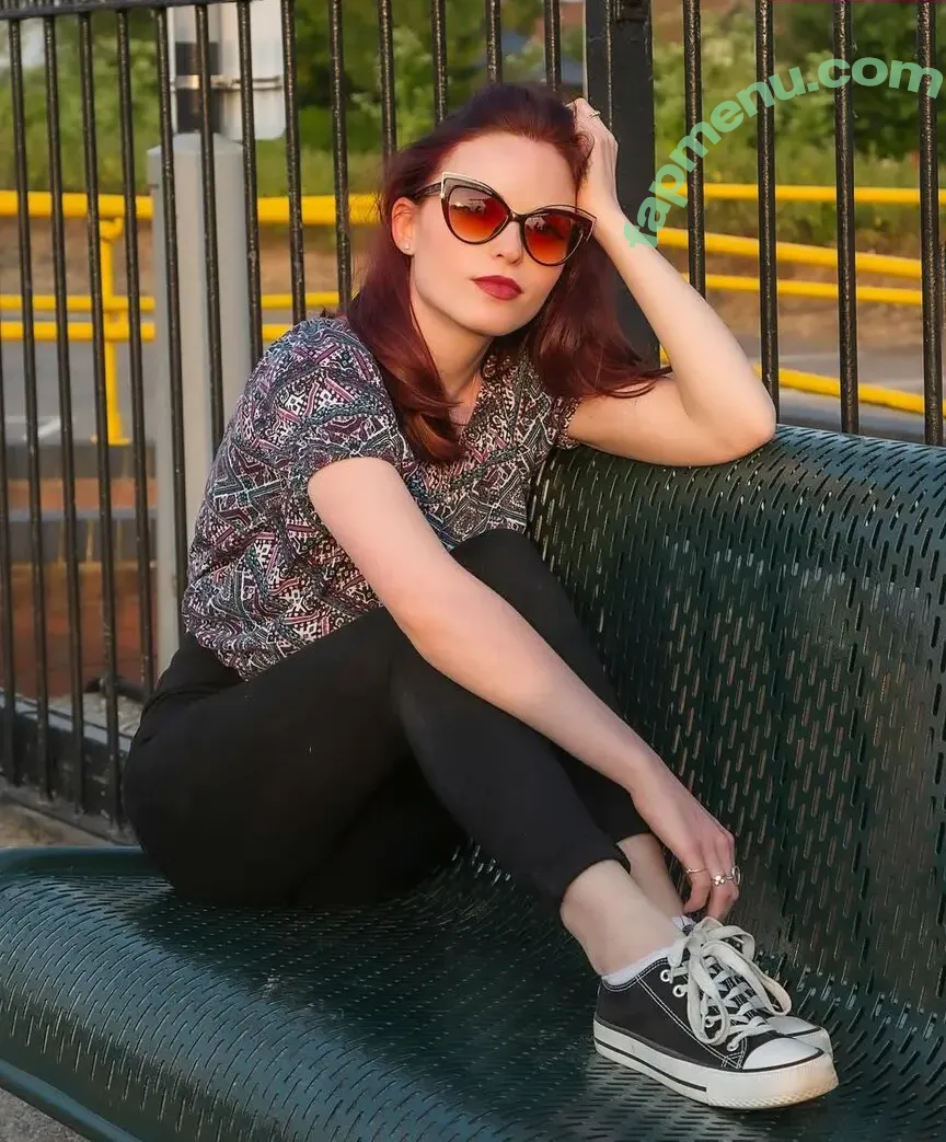 Ellie From WhatCulture nude photo #0018 (ellie.littlechild)