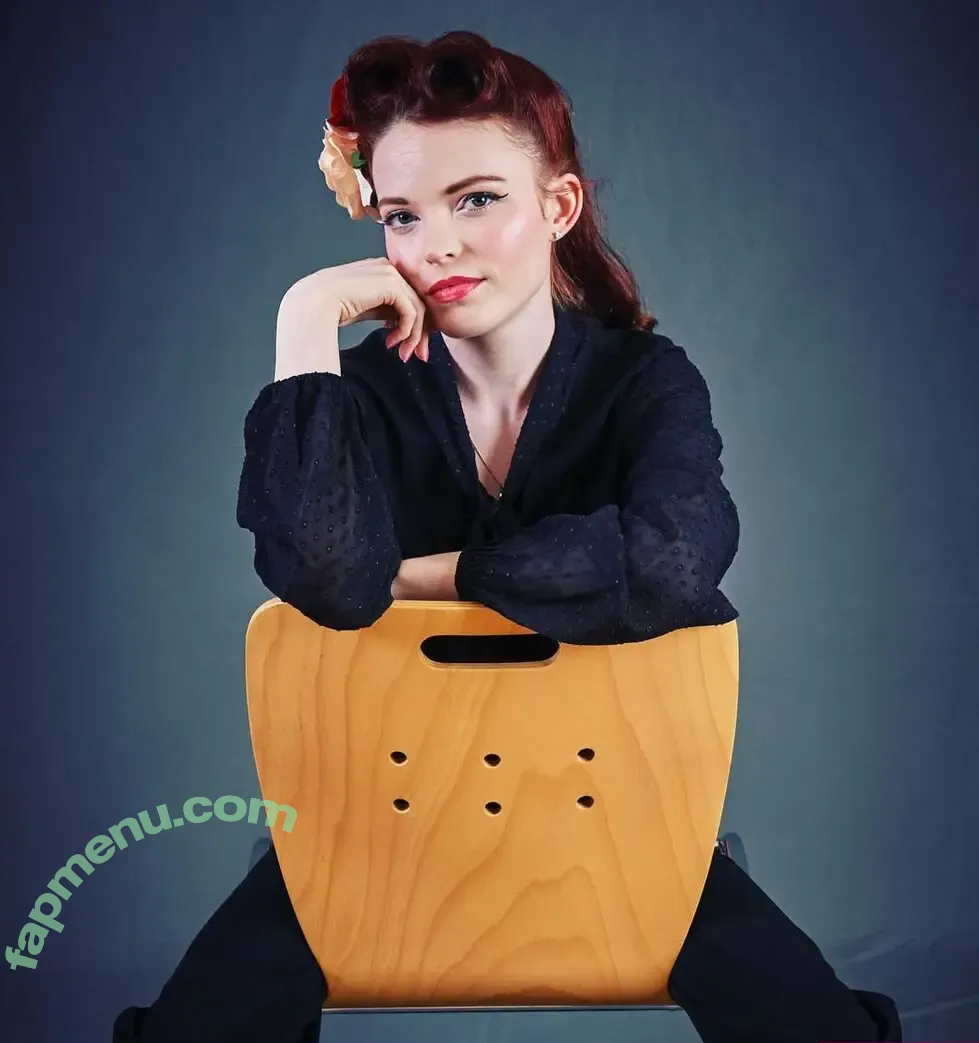 Ellie From WhatCulture nude photo #0021 (ellie.littlechild)