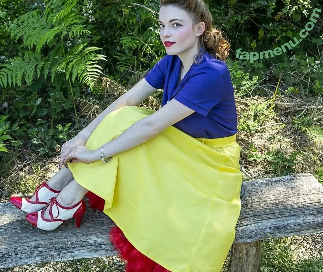 Ellie From WhatCulture nude photo #0043 (ellie.littlechild)