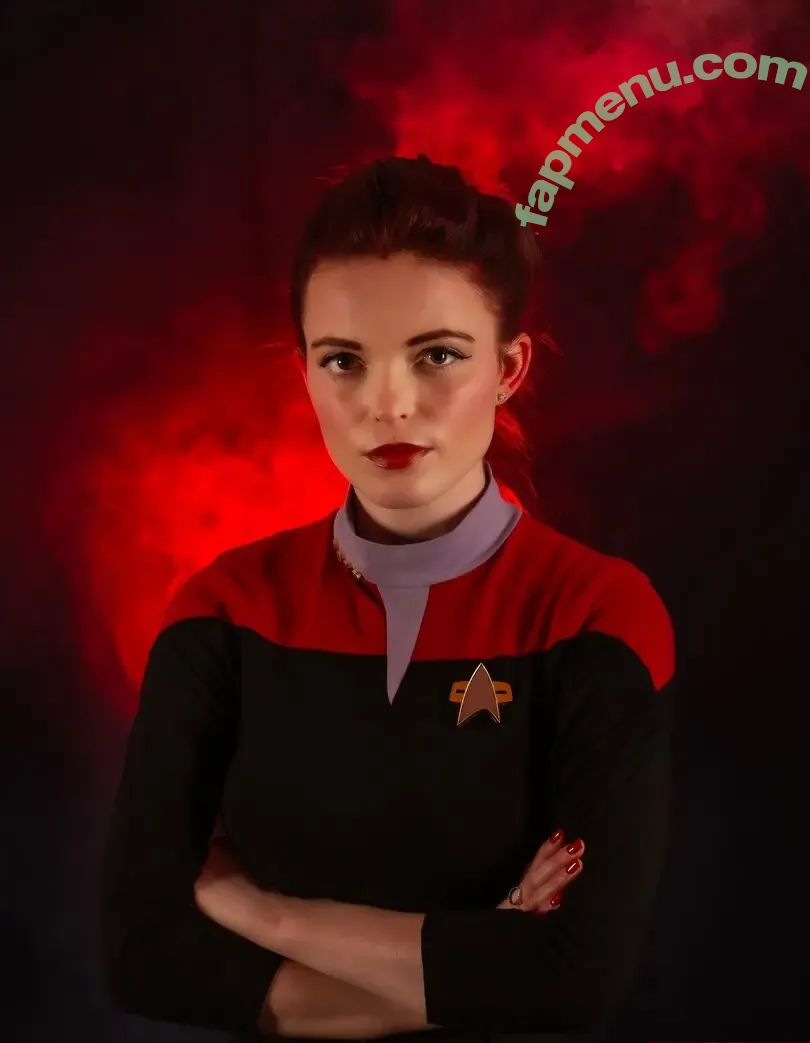 Ellie From WhatCulture nude photo #0051 (ellie.littlechild)