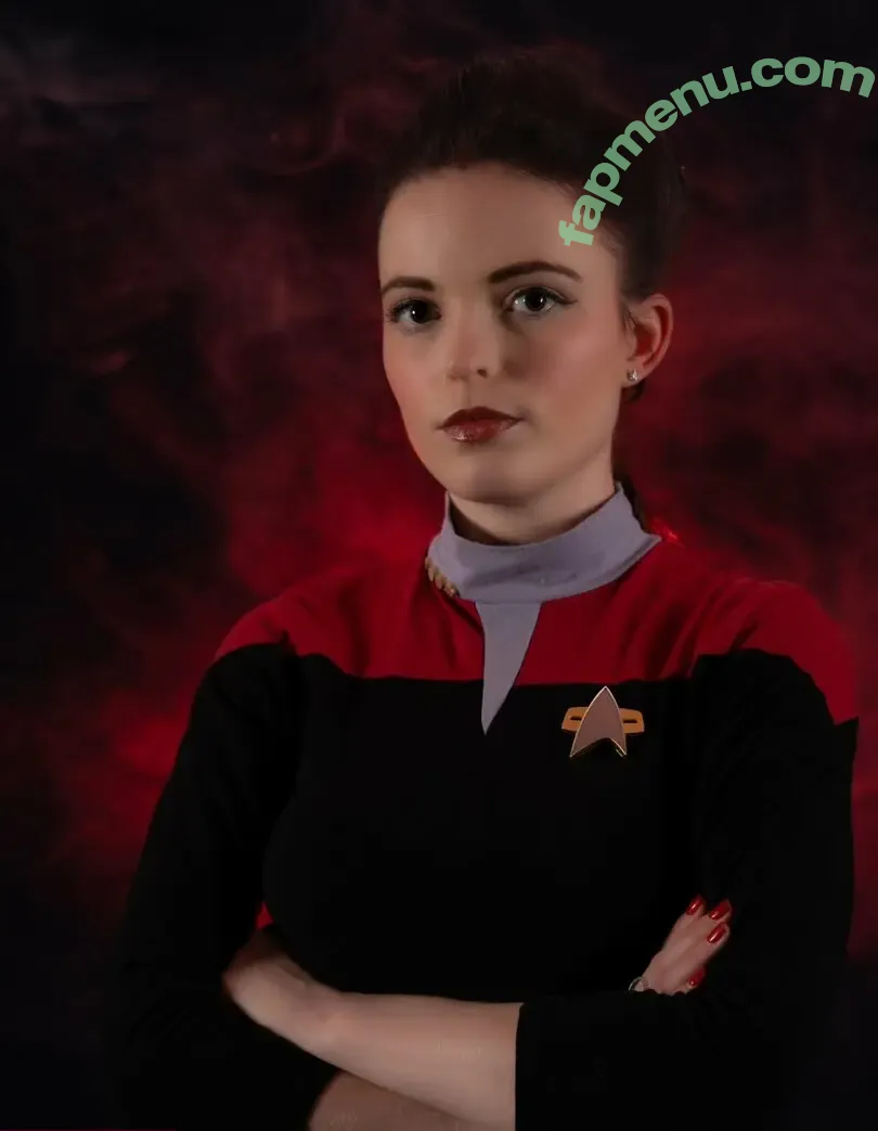 Ellie From WhatCulture nude photo #0058 (ellie.littlechild)