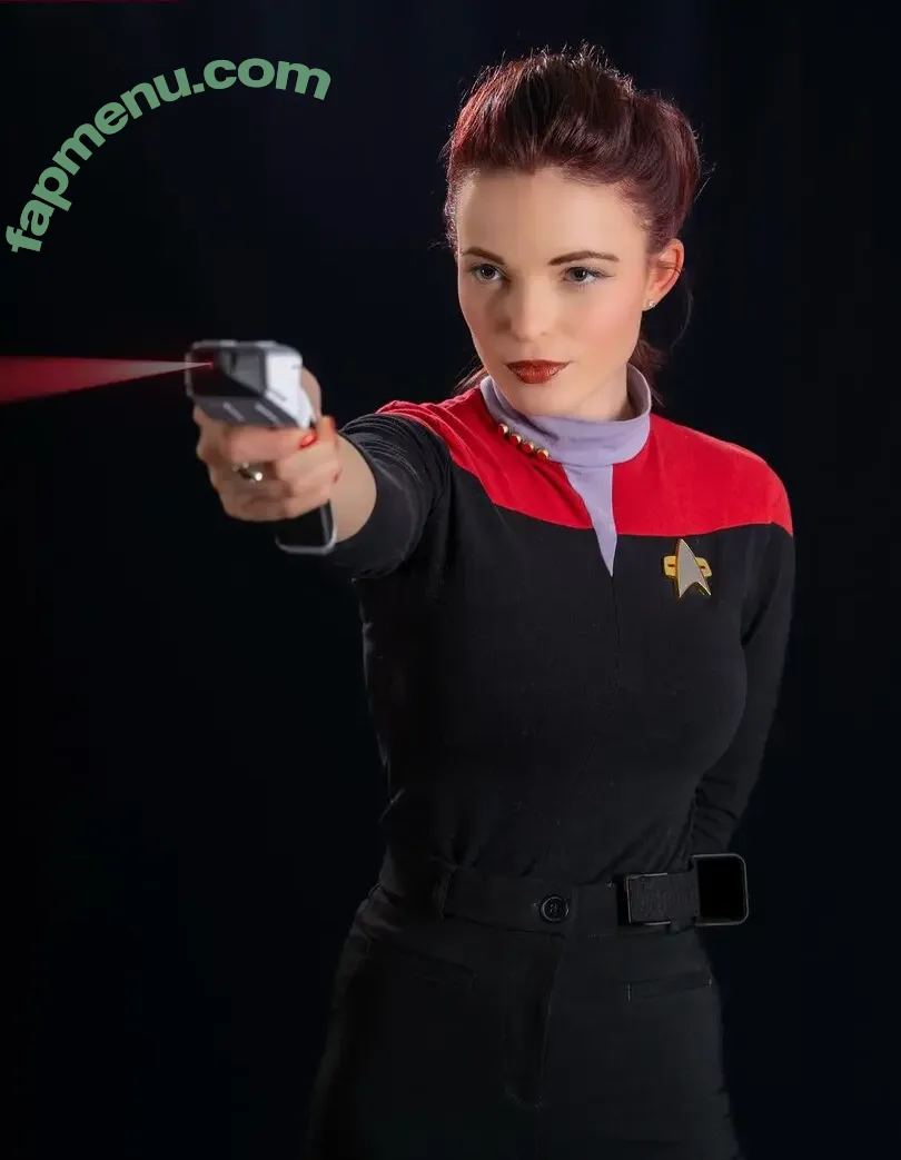 Ellie From WhatCulture nude photo #0059 (ellie.littlechild)