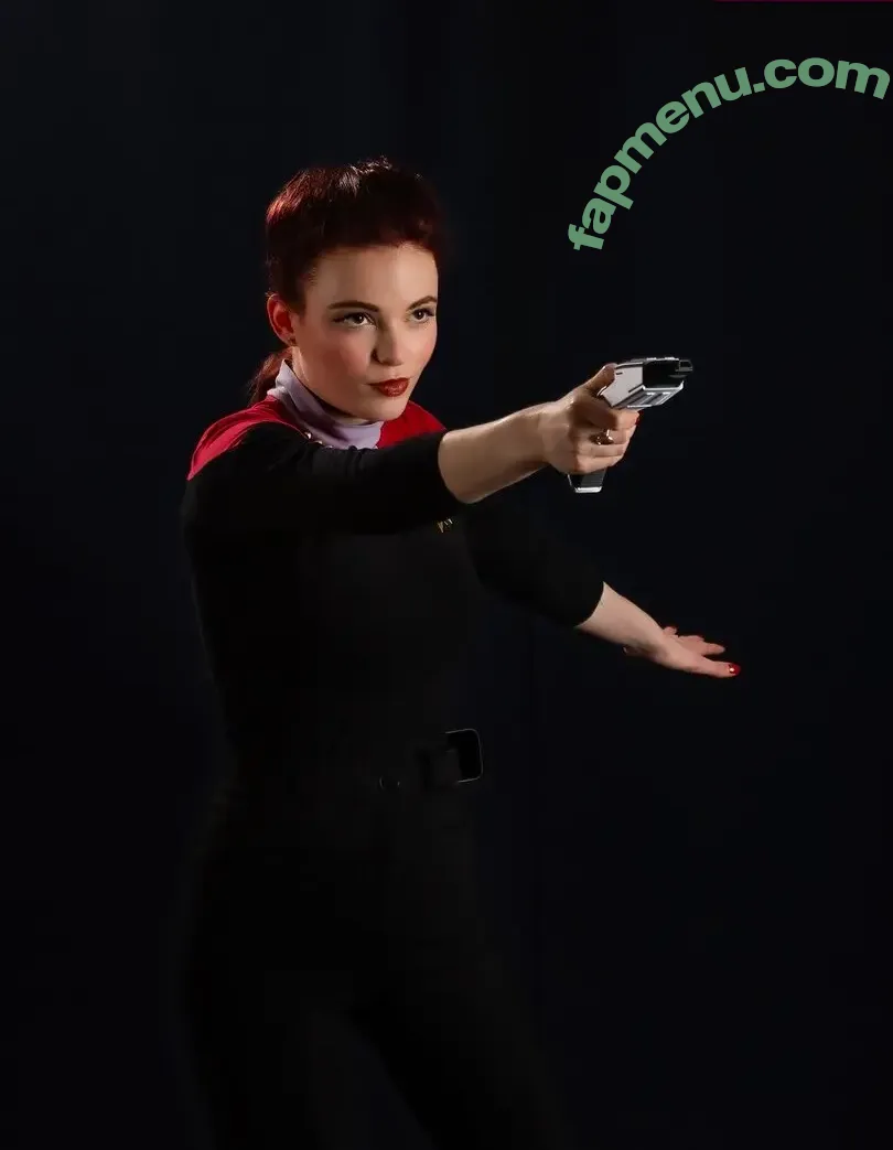 Ellie From WhatCulture nude photo #0060 (ellie.littlechild)