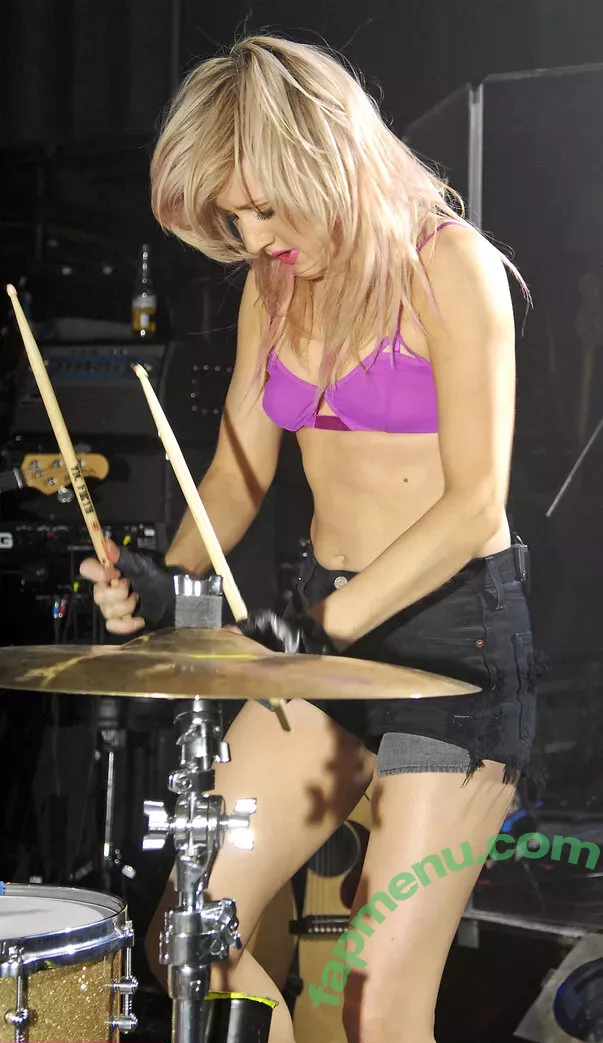 Ellie Goulding nude photo #0069 (elliegoulding / glovored)