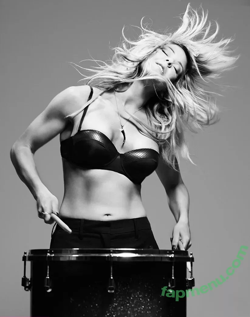 Ellie Goulding nude photo #0082 (elliegoulding / glovored)