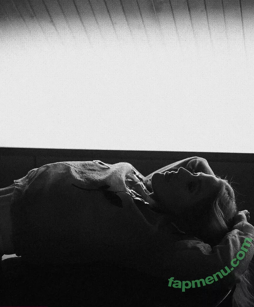 Ellie Goulding nude photo #0234 (elliegoulding / glovored)