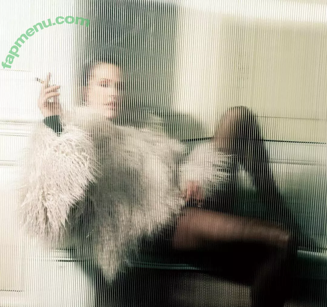 Ellie Goulding nude photo #0293 (elliegoulding / glovored)