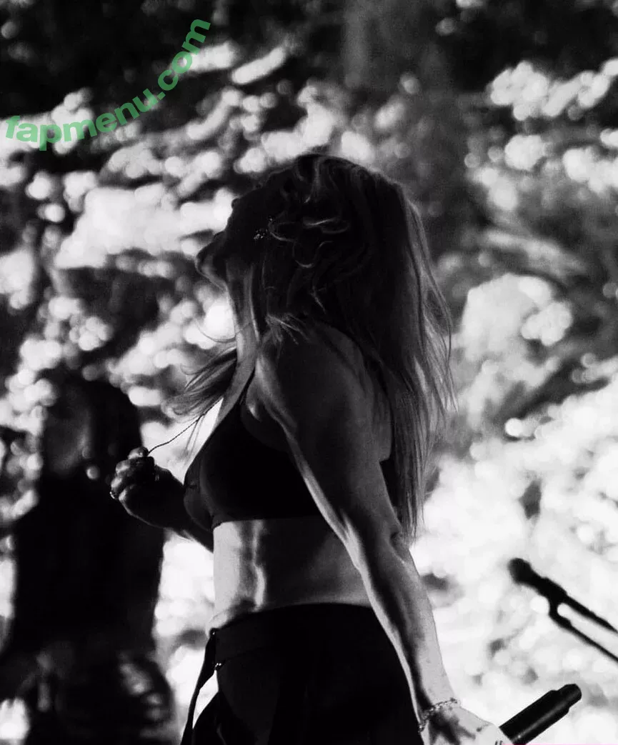 Ellie Goulding nude photo #0301 (elliegoulding / glovored)